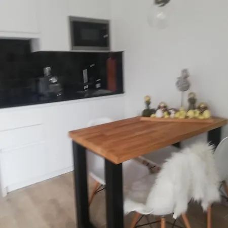 Apartment Cremebol